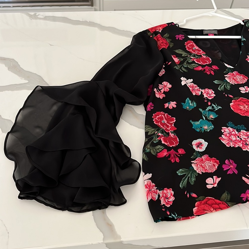 Vince Camuto Black Blouse with Graphic Floral and Long Bell Sleeves - Picture 5 of 6